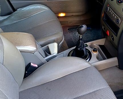 Бежевий Рено Меган, об'ємом двигуна 2 л та пробігом 210 тис. км за 3450 $, фото 5 на Automoto.ua