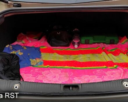 Бежевый Рено Меган, объемом двигателя 1.6 л и пробегом 203 тыс. км за 4500 $, фото 6 на Automoto.ua