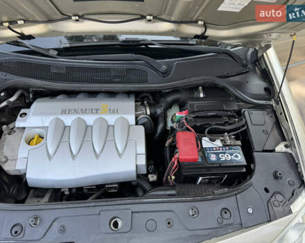 Бежевый Рено Меган, объемом двигателя 1.6 л и пробегом 161 тыс. км за 4950 $, фото 24 на Automoto.ua