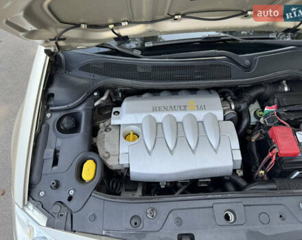 Бежевый Рено Меган, объемом двигателя 1.6 л и пробегом 161 тыс. км за 4950 $, фото 25 на Automoto.ua