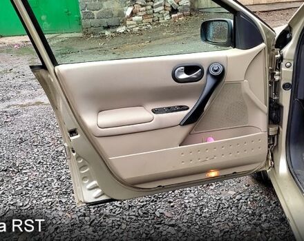 Бежевый Рено Меган, объемом двигателя 1.6 л и пробегом 203 тыс. км за 4500 $, фото 3 на Automoto.ua