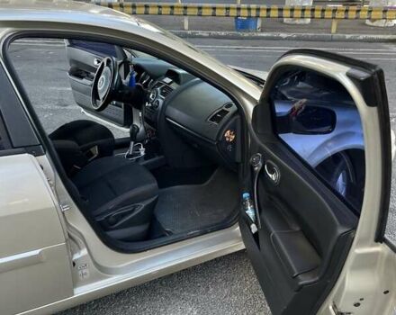 Бежевый Рено Меган, объемом двигателя 1.6 л и пробегом 300 тыс. км за 4500 $, фото 8 на Automoto.ua