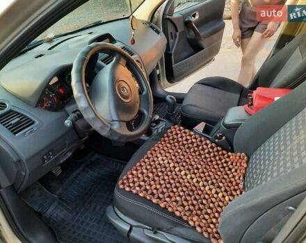 Бежевый Рено Меган, объемом двигателя 1.4 л и пробегом 78 тыс. км за 6500 $, фото 7 на Automoto.ua