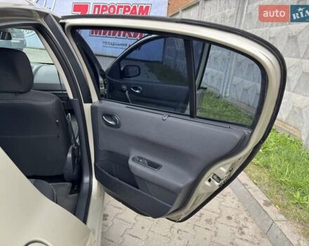 Бежевый Рено Меган, объемом двигателя 1.6 л и пробегом 206 тыс. км за 4900 $, фото 2 на Automoto.ua