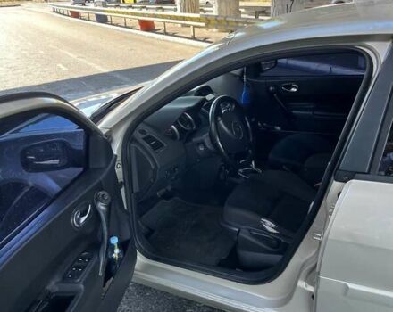 Бежевый Рено Меган, объемом двигателя 1.6 л и пробегом 300 тыс. км за 4500 $, фото 7 на Automoto.ua