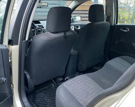 Бежевый Рено Меган, объемом двигателя 1.39 л и пробегом 212 тыс. км за 3900 $, фото 6 на Automoto.ua