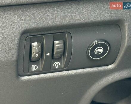 Бежевий Рено Меган, об'ємом двигуна 1.6 л та пробігом 190 тис. км за 5650 $, фото 53 на Automoto.ua