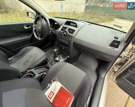 Бежевий Рено Меган, об'ємом двигуна 1.6 л та пробігом 190 тис. км за 5650 $, фото 61 на Automoto.ua