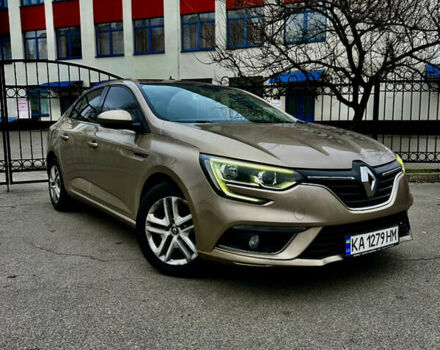 Бежевый Рено Меган, объемом двигателя 1.46 л и пробегом 144 тыс. км за 12500 $, фото 3 на Automoto.ua