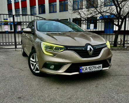 Бежевый Рено Меган, объемом двигателя 1.46 л и пробегом 144 тыс. км за 12500 $, фото 4 на Automoto.ua