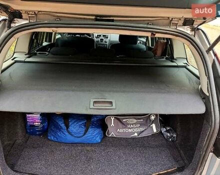 Бежевый Рено Меган, объемом двигателя 1.6 л и пробегом 230 тыс. км за 4700 $, фото 6 на Automoto.ua