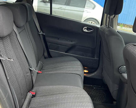 Рено Меган 2006 в Хороле на Automoto.ua Бежевый Рено Меган, объемом двигателя 1.6 л и пробегом 240 тыс. км за 5299 $, фото 37 на Automoto.ua