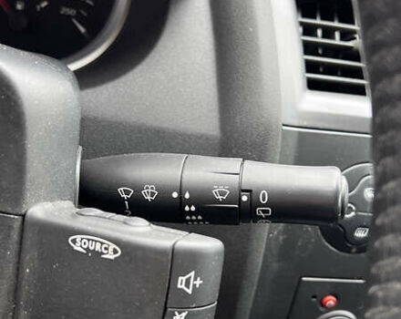 Рено Меган 2006 в Хороле на Automoto.ua Бежевый Рено Меган, объемом двигателя 1.6 л и пробегом 240 тыс. км за 5299 $, фото 29 на Automoto.ua