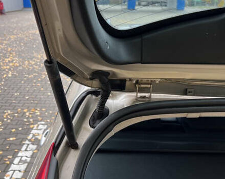 Рено Меган 2006 в Хороле на Automoto.ua Бежевый Рено Меган, объемом двигателя 1.6 л и пробегом 240 тыс. км за 5299 $, фото 43 на Automoto.ua