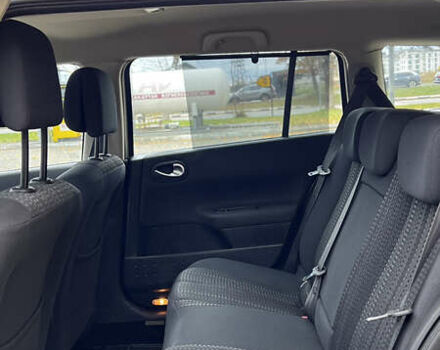 Рено Меган 2006 в Хороле на Automoto.ua Бежевый Рено Меган, объемом двигателя 1.6 л и пробегом 240 тыс. км за 5299 $, фото 35 на Automoto.ua