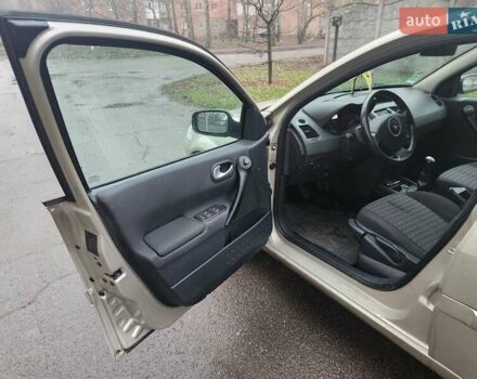 Бежевий Рено Меган, об'ємом двигуна 1.6 л та пробігом 220 тис. км за 5300 $, фото 11 на Automoto.ua