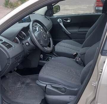 Бежевый Рено Меган, объемом двигателя 1.6 л и пробегом 250 тыс. км за 5800 $, фото 7 на Automoto.ua