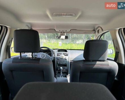 Бежевый Рено Меган, объемом двигателя 2 л и пробегом 190 тыс. км за 6300 $, фото 14 на Automoto.ua