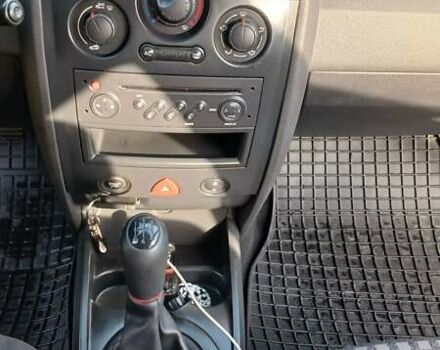 Бежевый Рено Меган, объемом двигателя 1.6 л и пробегом 218 тыс. км за 5200 $, фото 17 на Automoto.ua