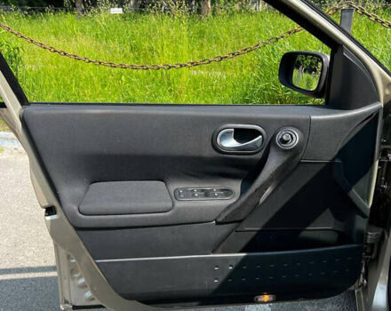 Бежевый Рено Меган, объемом двигателя 2 л и пробегом 190 тыс. км за 6300 $, фото 4 на Automoto.ua