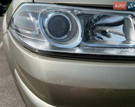 Бежевый Рено Меган, объемом двигателя 2 л и пробегом 190 тыс. км за 6300 $, фото 18 на Automoto.ua