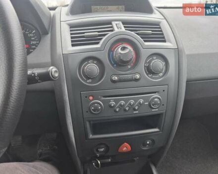 Бежевый Рено Меган, объемом двигателя 1.6 л и пробегом 135 тыс. км за 5450 $, фото 6 на Automoto.ua