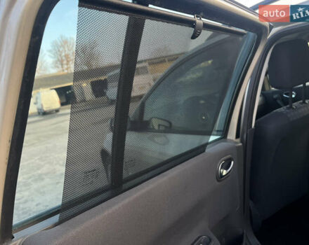 Бежевый Рено Меган, объемом двигателя 1.6 л и пробегом 177 тыс. км за 5899 $, фото 24 на Automoto.ua