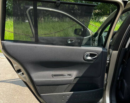 Бежевый Рено Меган, объемом двигателя 2 л и пробегом 190 тыс. км за 6300 $, фото 5 на Automoto.ua