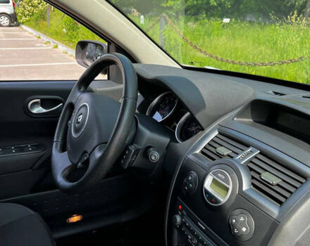 Бежевый Рено Меган, объемом двигателя 2 л и пробегом 190 тыс. км за 6300 $, фото 10 на Automoto.ua