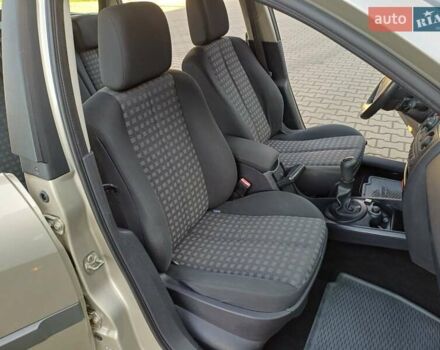 Бежевый Рено Меган, объемом двигателя 1.6 л и пробегом 195 тыс. км за 4800 $, фото 22 на Automoto.ua