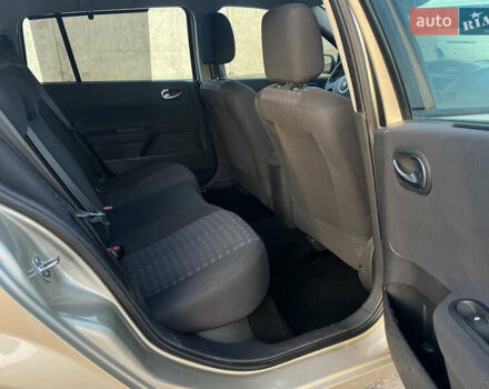 Бежевый Рено Меган, объемом двигателя 1.6 л и пробегом 177 тыс. км за 5899 $, фото 28 на Automoto.ua