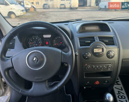 Бежевый Рено Меган, объемом двигателя 1.6 л и пробегом 177 тыс. км за 5899 $, фото 22 на Automoto.ua