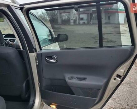 Бежевий Рено Меган, об'ємом двигуна 1.6 л та пробігом 260 тис. км за 5600 $, фото 4 на Automoto.ua