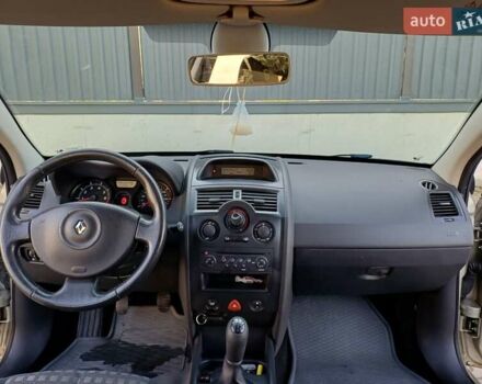 Бежевый Рено Меган, объемом двигателя 1.6 л и пробегом 195 тыс. км за 4800 $, фото 14 на Automoto.ua