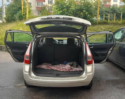 Бежевый Рено Меган, объемом двигателя 1.6 л и пробегом 370 тыс. км за 4000 $, фото 4 на Automoto.ua