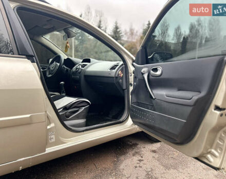 Бежевый Рено Меган, объемом двигателя 1.6 л и пробегом 248 тыс. км за 4599 $, фото 14 на Automoto.ua