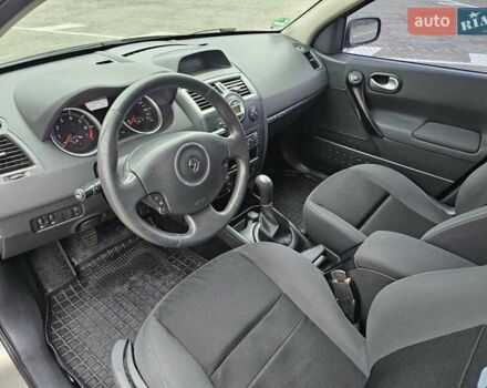 Бежевый Рено Меган, объемом двигателя 1.6 л и пробегом 183 тыс. км за 5950 $, фото 8 на Automoto.ua