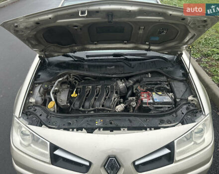 Бежевый Рено Меган, объемом двигателя 1.6 л и пробегом 248 тыс. км за 4699 $, фото 16 на Automoto.ua