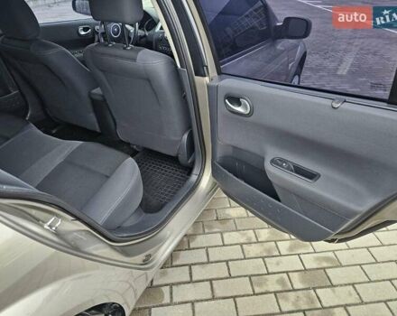 Бежевый Рено Меган, объемом двигателя 1.6 л и пробегом 183 тыс. км за 5950 $, фото 6 на Automoto.ua