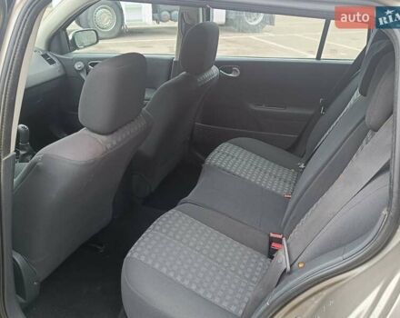 Бежевый Рено Меган, объемом двигателя 1.6 л и пробегом 234 тыс. км за 4750 $, фото 17 на Automoto.ua