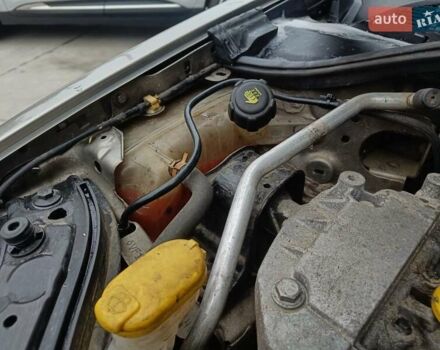 Бежевый Рено Меган, объемом двигателя 1.6 л и пробегом 234 тыс. км за 4750 $, фото 26 на Automoto.ua