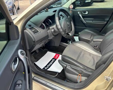 Бежевый Рено Меган, объемом двигателя 1.5 л и пробегом 290 тыс. км за 5890 $, фото 13 на Automoto.ua