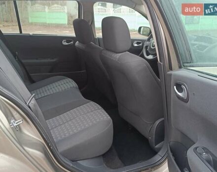 Бежевый Рено Меган, объемом двигателя 1.6 л и пробегом 234 тыс. км за 4750 $, фото 18 на Automoto.ua