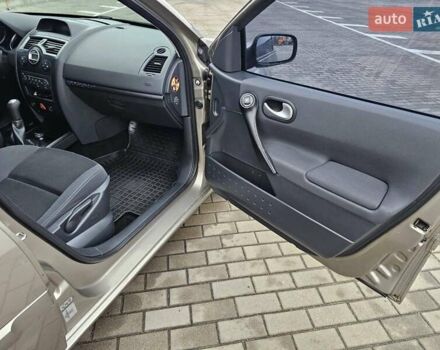 Бежевый Рено Меган, объемом двигателя 1.6 л и пробегом 183 тыс. км за 5950 $, фото 5 на Automoto.ua