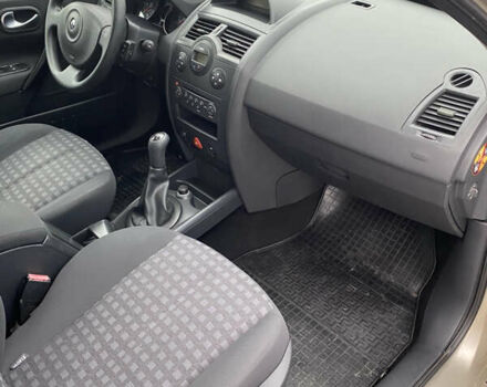 Бежевый Рено Меган, объемом двигателя 1.6 л и пробегом 230 тыс. км за 5650 $, фото 13 на Automoto.ua