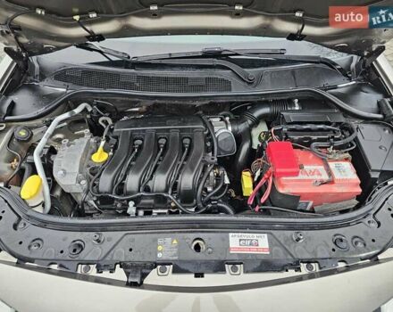 Бежевый Рено Меган, объемом двигателя 1.6 л и пробегом 183 тыс. км за 5950 $, фото 9 на Automoto.ua