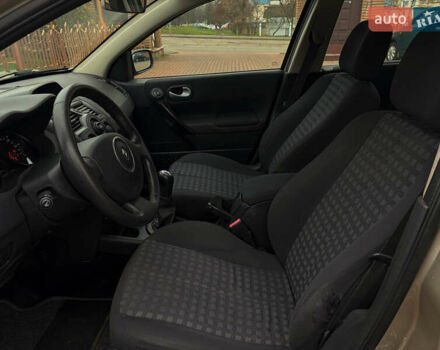 Бежевий Рено Меган, об'ємом двигуна 1.6 л та пробігом 170 тис. км за 5499 $, фото 5 на Automoto.ua