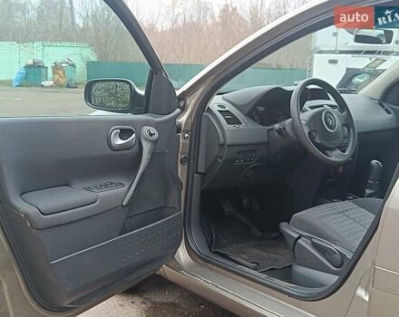 Бежевый Рено Меган, объемом двигателя 1.6 л и пробегом 234 тыс. км за 4750 $, фото 11 на Automoto.ua