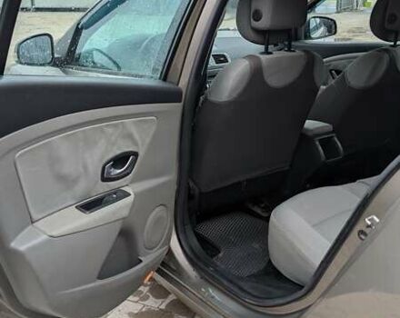 Рено Меган 2009 в Козовой на Automoto.ua Бежевый Рено Меган, объемом двигателя 1.46 л и пробегом 365 тыс. км за 5990 $, фото 7 на Automoto.ua