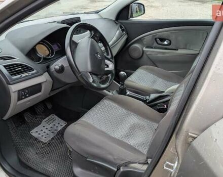 Рено Меган 2009 в Козовой на Automoto.ua Бежевый Рено Меган, объемом двигателя 1.46 л и пробегом 365 тыс. км за 5990 $, фото 9 на Automoto.ua